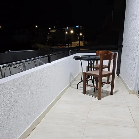 Studio * Ayía Nápa