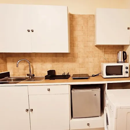 Studio Apartment *